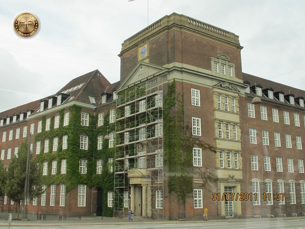 Здание в зелени в Копенгагене