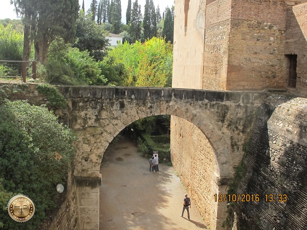 акведук в Альгамбре