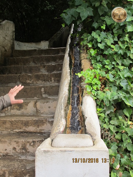 водопровод по лоткам в Альгамбре