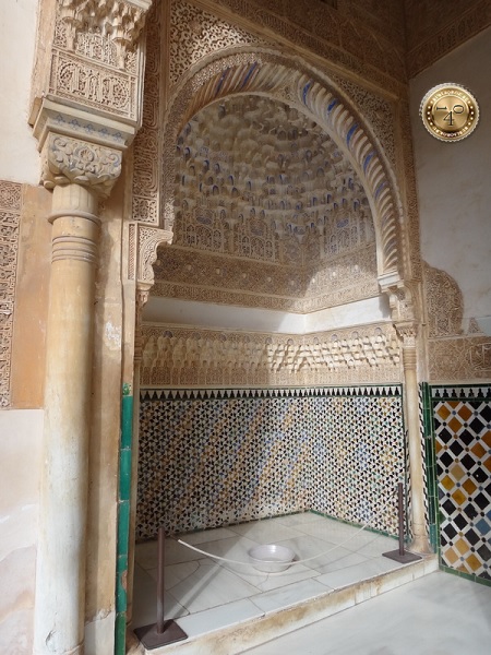 Михраб в Молельне Альгамбры, Гранада