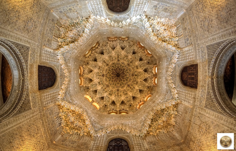 Потолок зала Двух Сестёр в Альгамбре, Гранада