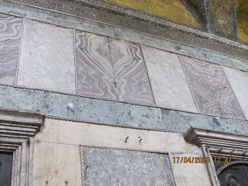 Мраморные панели на стенах Святой Софии
