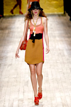 Сарафаны 2011: модели на все случаи жизни