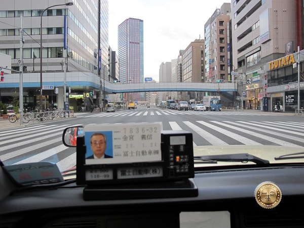 Едем в такси по Токио