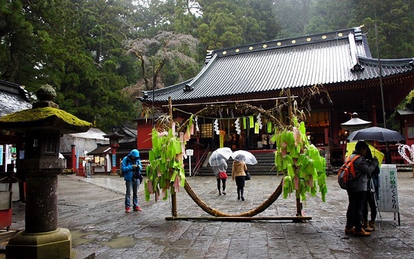 Кольцо очищения в храме Тосёгу