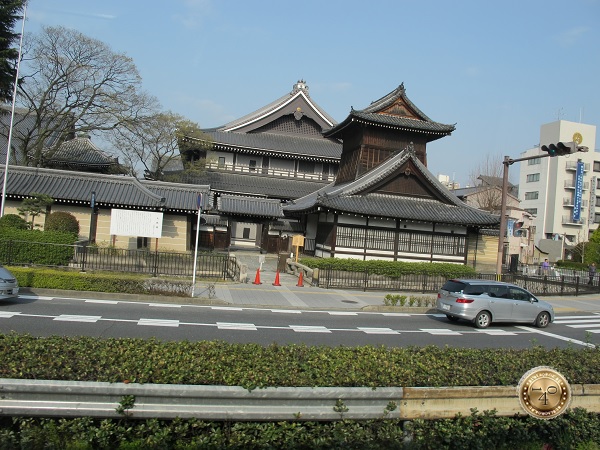 Старые и новые здания Киото