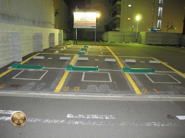 Паркинг у гостиницы в Киото