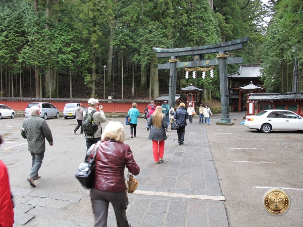 Вход в святилище Тосёгу