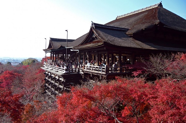 Терасса храма Чистой воды в Киото