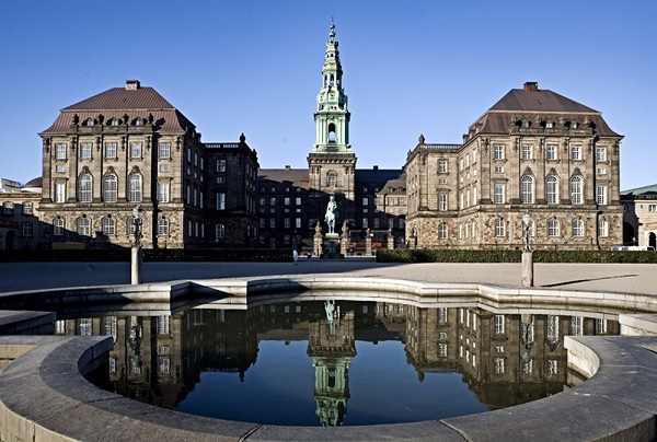 Дворец Кристианборг в Копенгагене