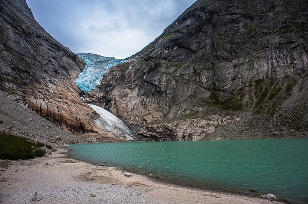 Ледник Бриксдаль и ледяное озеро