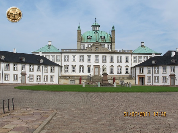 Фреденсборг - жилой дом датской королевы