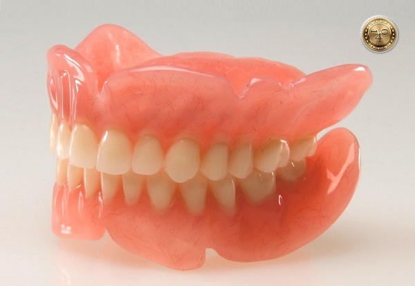 съёмные зубные протезы