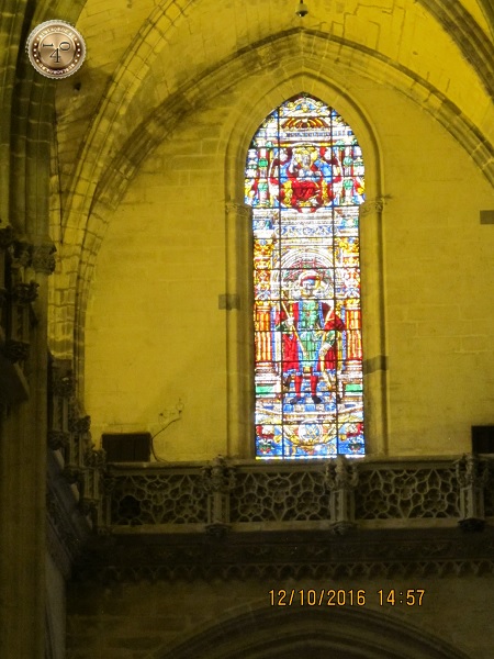 стрельчатая арка в Кафедральном соборе в Севилье