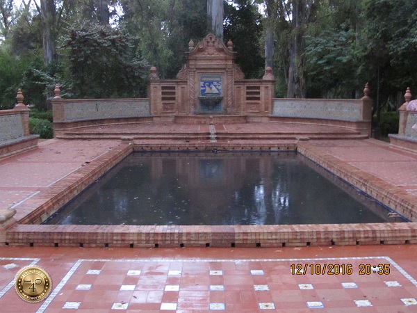 бассейн в парк Марии Луизы