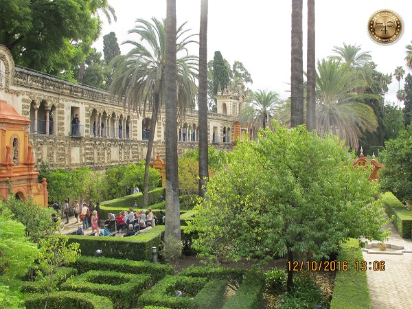 парк в Алькасаре в Севилье