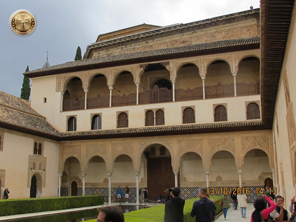 Миртовый дворик в Альгамбре