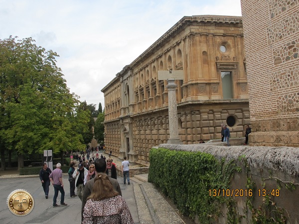 дворец Карла V в Альгамбре