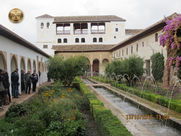 Двор мирт в Альгамбре