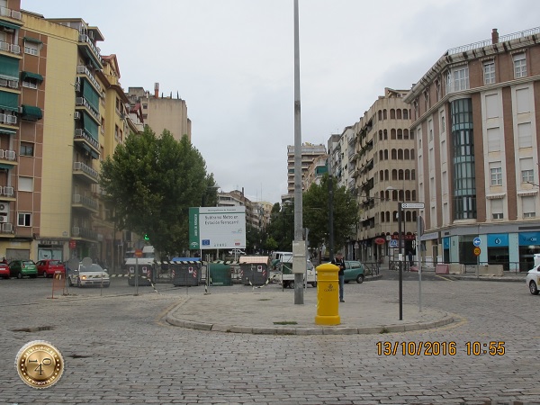 площадь перед автовокзалом в Гранаде