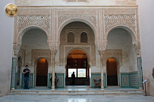 фасад Золотой комнаты в Альгамбре