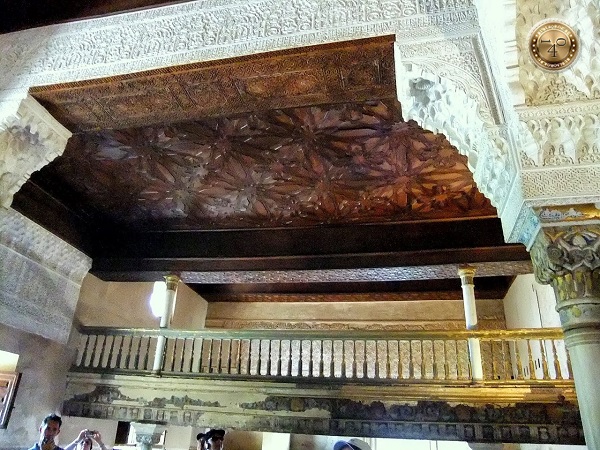 Зал Мешуара в Альгамбре