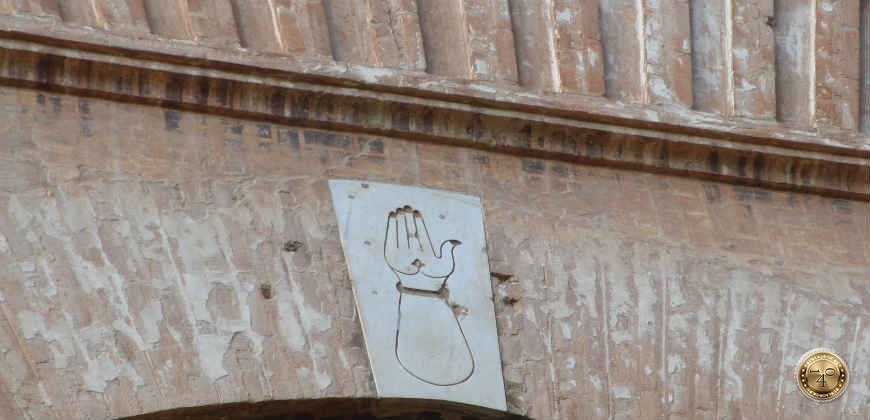 Рука на Воротах Правосудия в Альгамбре, Гранада
