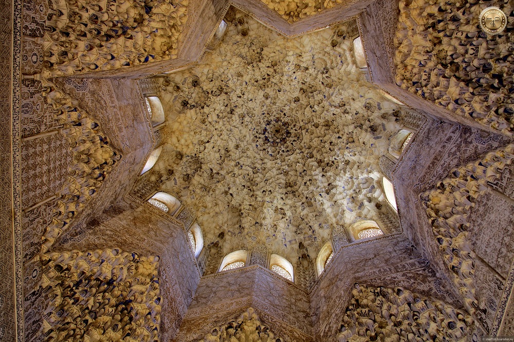 Купол Зала Абенсеррахов в Альгамбре, Гранада