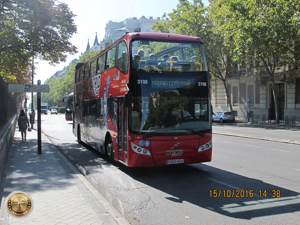 двухэтажный автобус в Мадриде