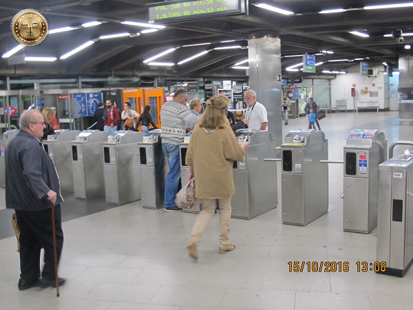 Вход в метро в Мадриде